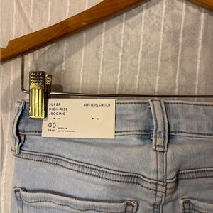 BNWT American Eagle High Rise Skinny Jegging Jeans